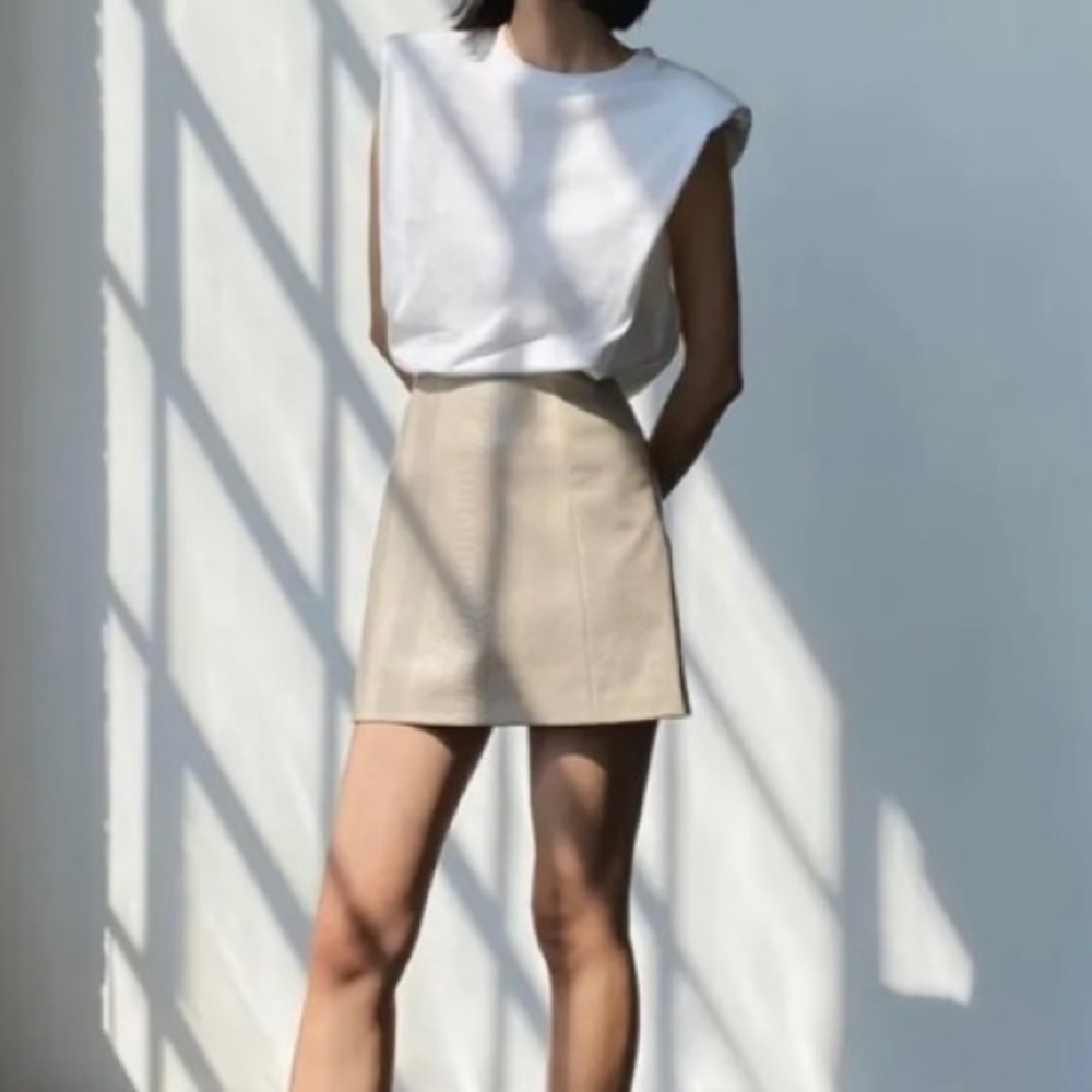 Aritzia Babaton Vegan Suede Hopper Skirt Size 2